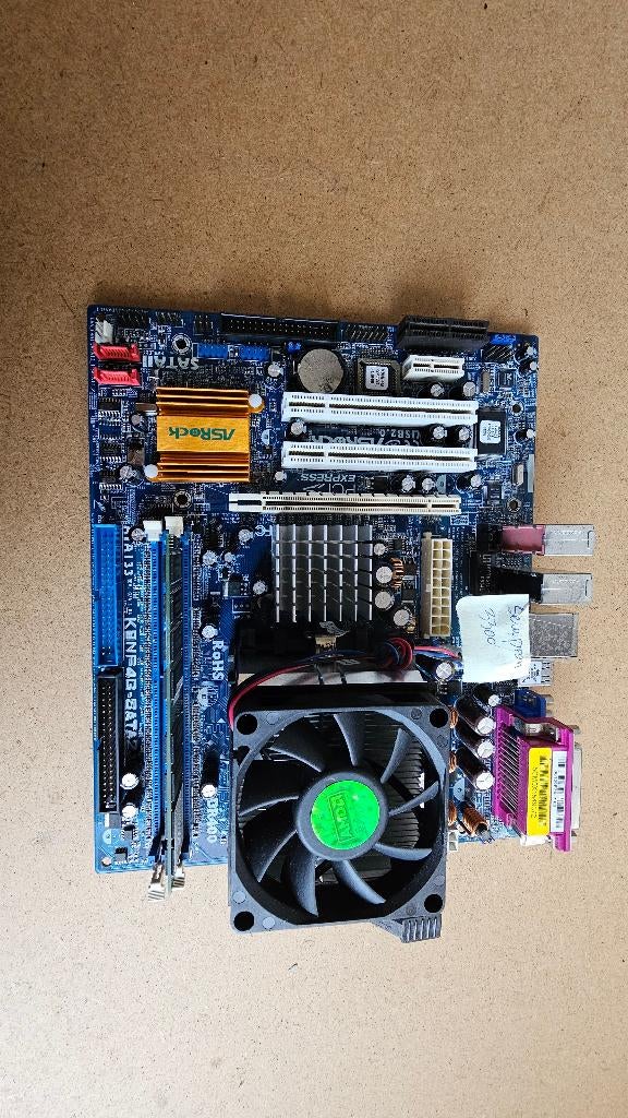 ASRock KBNF4G-SATA2, Computers en Software, Moederborden, Ophalen of Verzenden, Gebruikt
