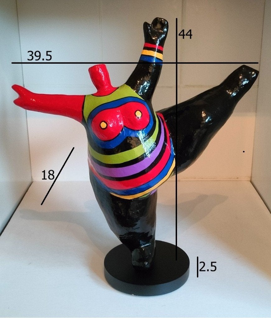 Kunstbeeldje “dikke dame” “Nana”. Déesse. Pop Art. H. 44 cm., Op sokkel, Art deco, Ophalen of Verzenden, 20 - 50 cm