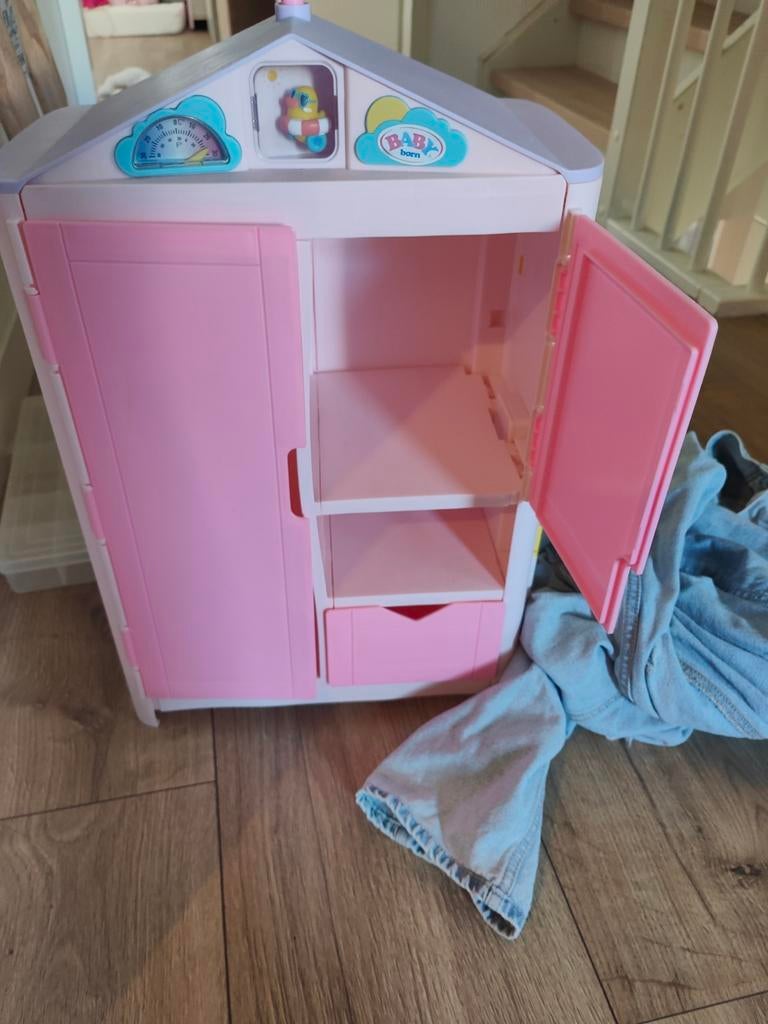 Baby Born Kledingkastje - Roze Speelgoedkast, Ophalen of Verzenden, Gebruikt, Meisje
