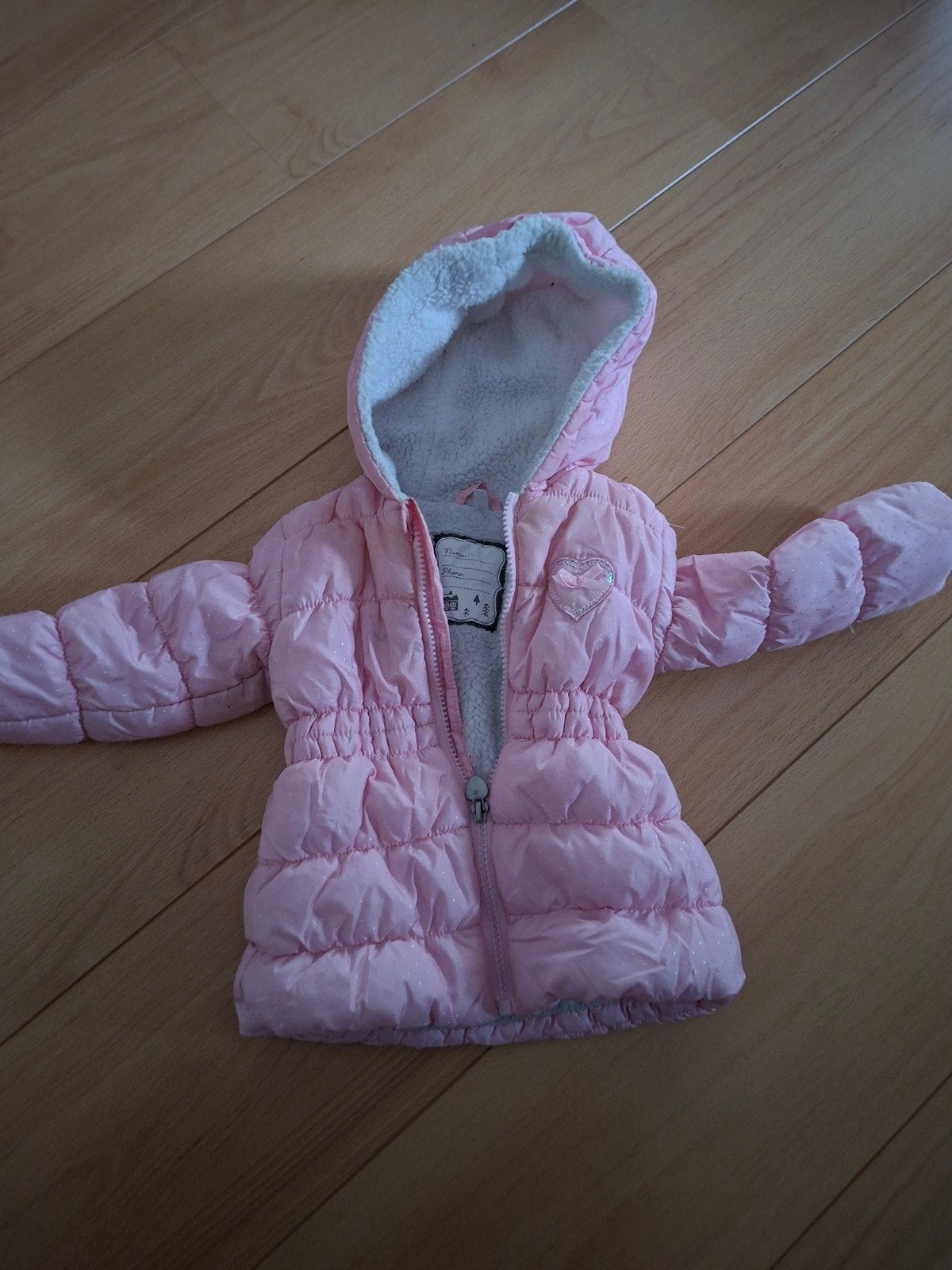 Roze gewatteerde winterjas maat 74 met capuchon, Kinderen en Baby's, Zeeman, Meisje, Ophalen of Verzenden, Zo goed als nieuw