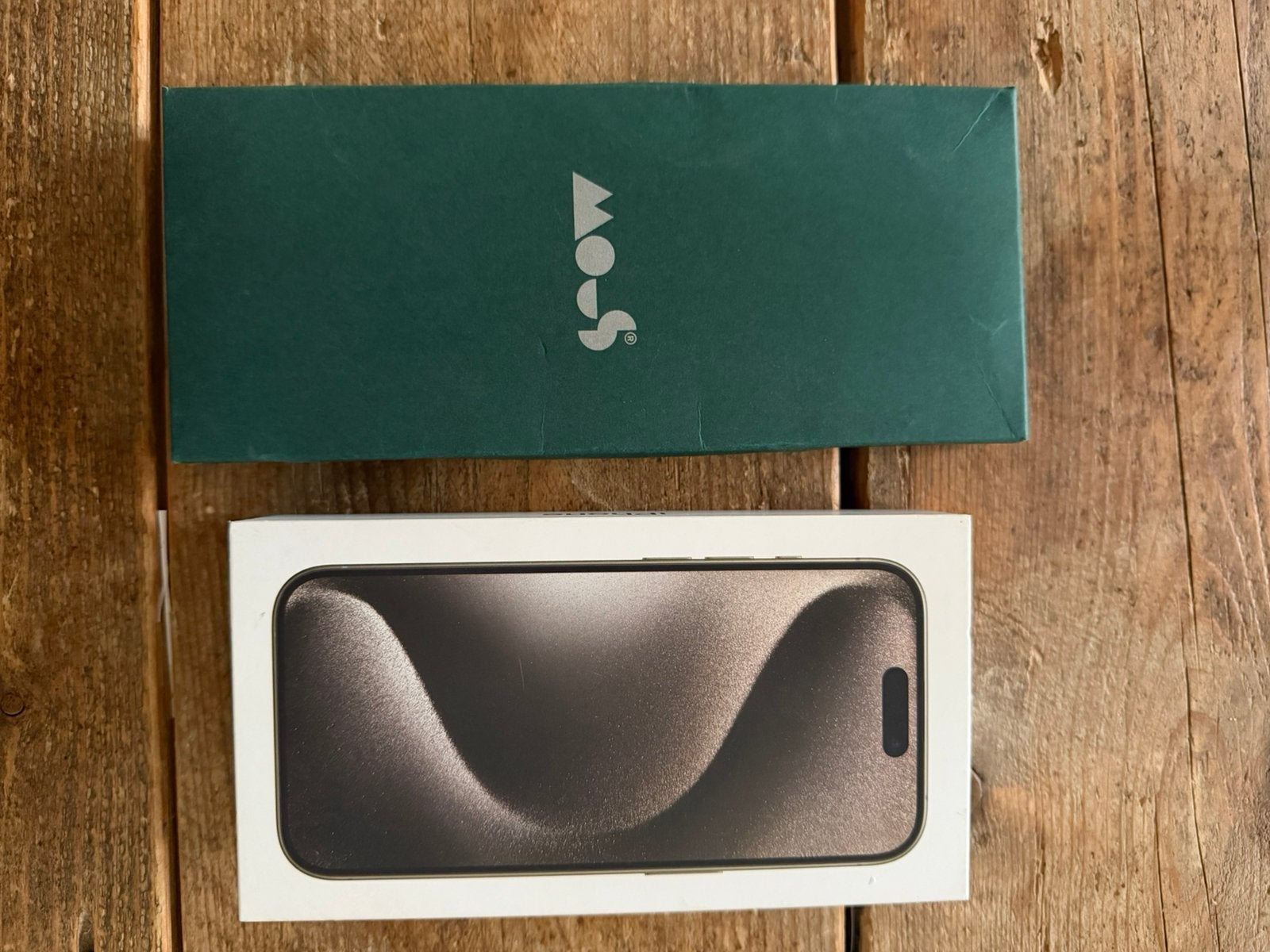Foto 9 van iPhone 15 Pro Titanium, 128 GB + Mous screenprotector
