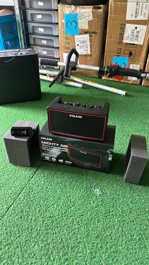Nux Mighty air gitaar versterker bluetooth draadloos, Ophalen, Zo goed als nieuw, Minder dan 50 watt