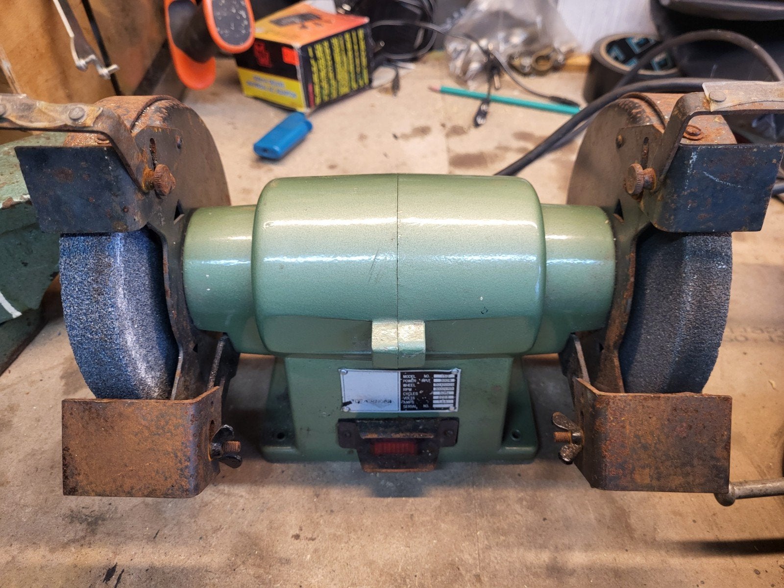 toe grinder bankslijpmachine, Doe-het-zelf en Verbouw, Ophalen, Gebruikt, Minder dan 700 watt, Werkbankslijpmachine