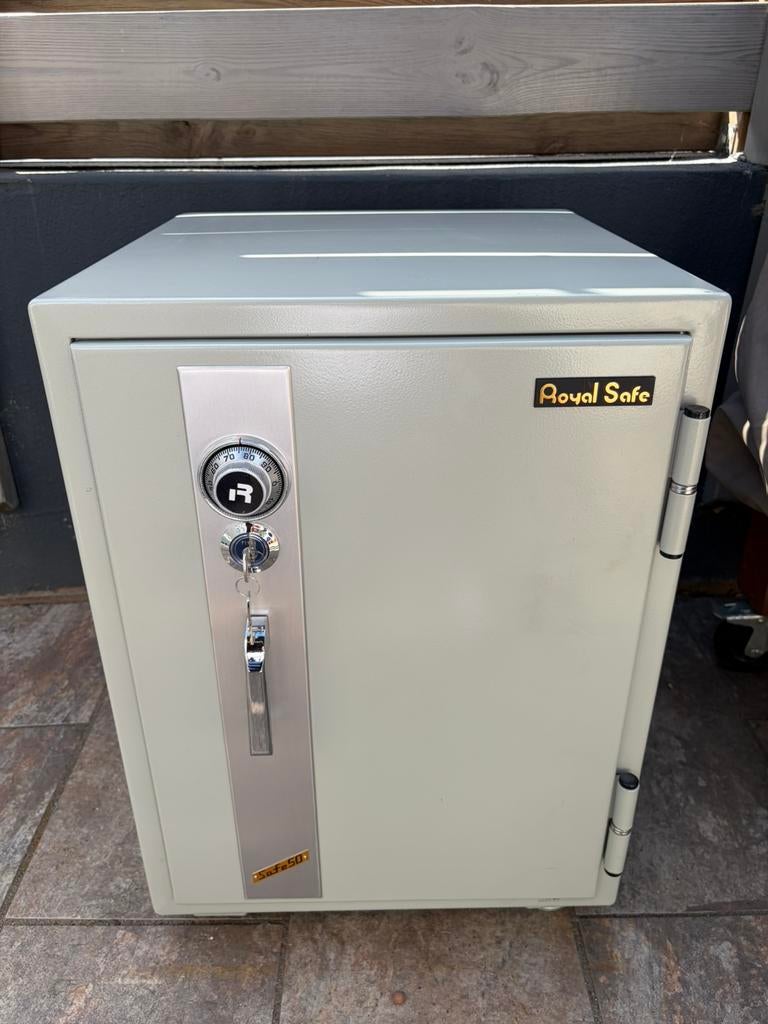 Inbraakwerende en 2 uur brandwerende Royal Safe R20 kluis, Ophalen, Zo goed als nieuw, Brandkast