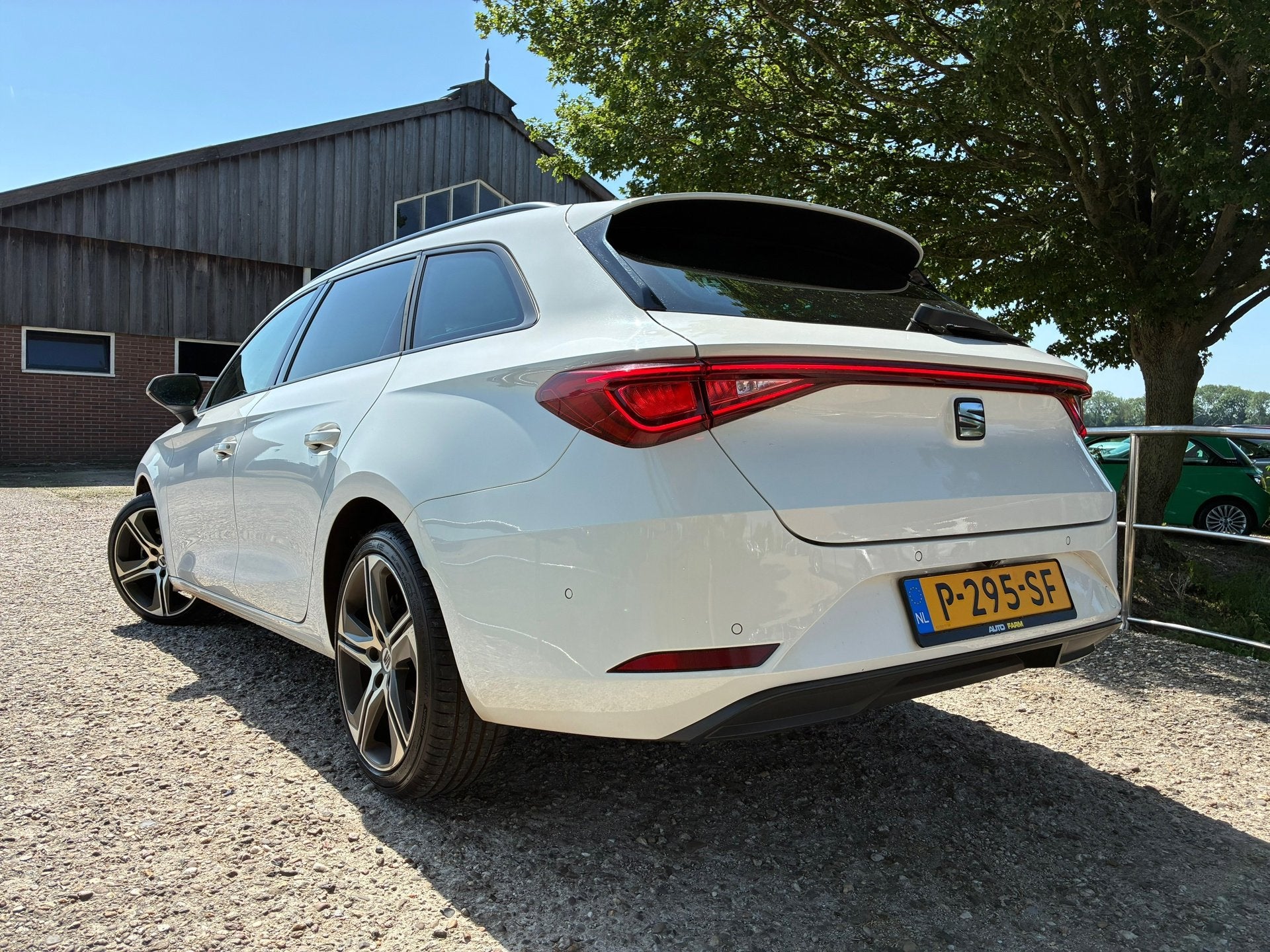 Seat Leon Sportstourer 2.0 TDI | BTW | NAP | Digi dash + Car, Auto's, Voorwielaandrijving, Gebruikt, 4 cilinders, Leon