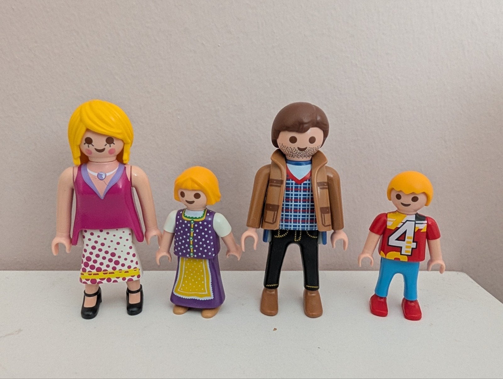 Playmobil traditioneel gezin, Complete set, Nieuw, Ophalen of Verzenden, Figuren