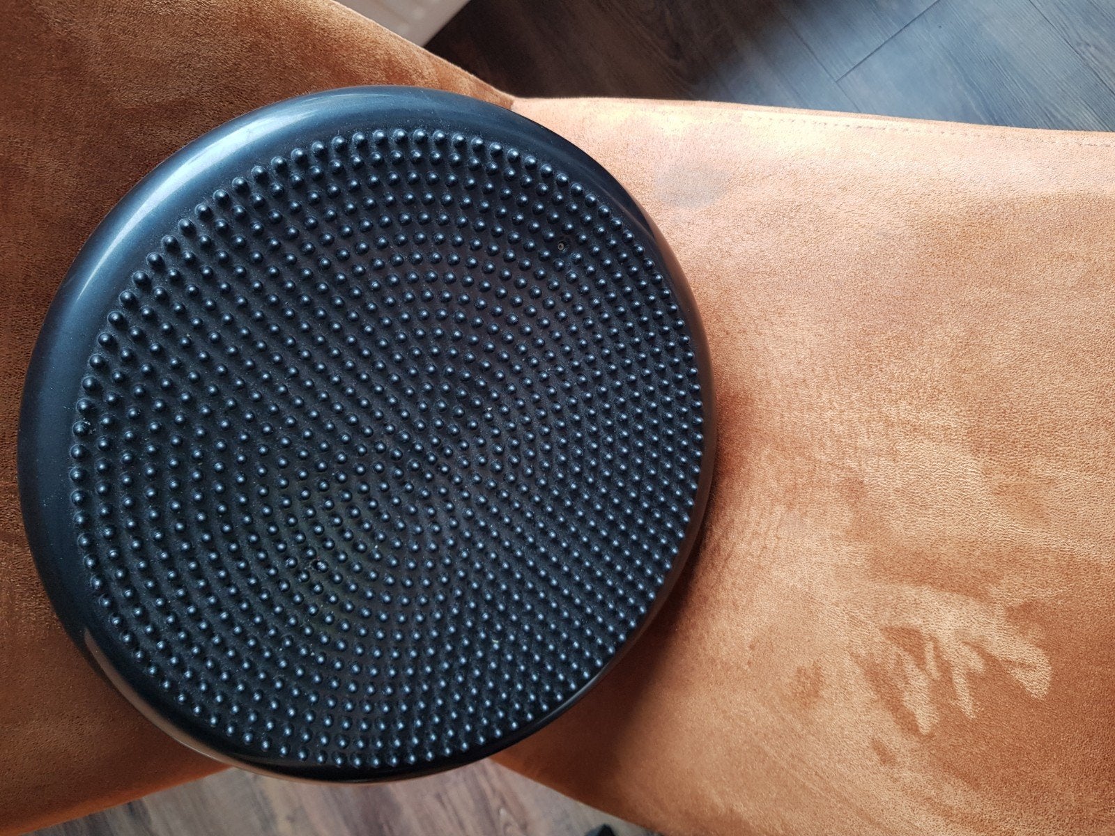 Wiebelkussen zwart MKBM, Huis en Inrichting, Woonaccessoires | Kussens, Zo goed als nieuw, Zitkussen, Zwart, Rond, Overige merken