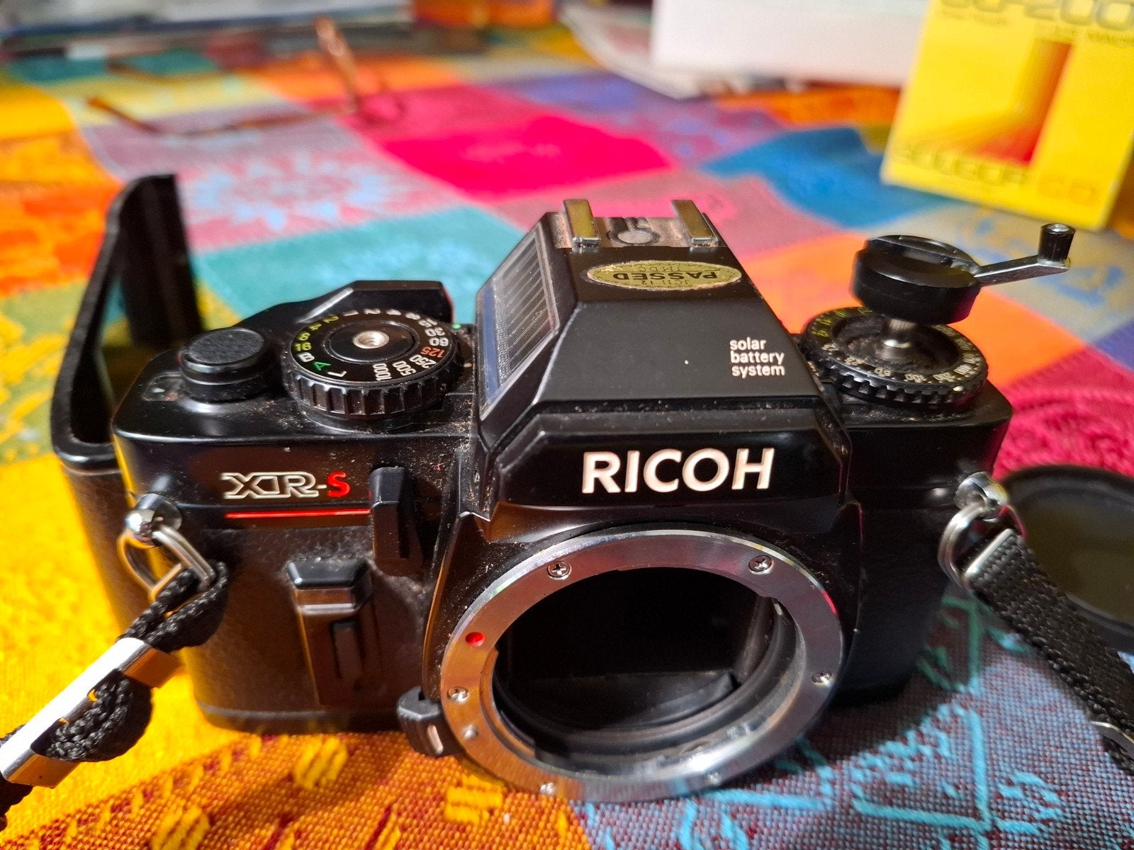 Ricoh XR-S Spiegelreflexcamera met Solar Battery System, Ophalen