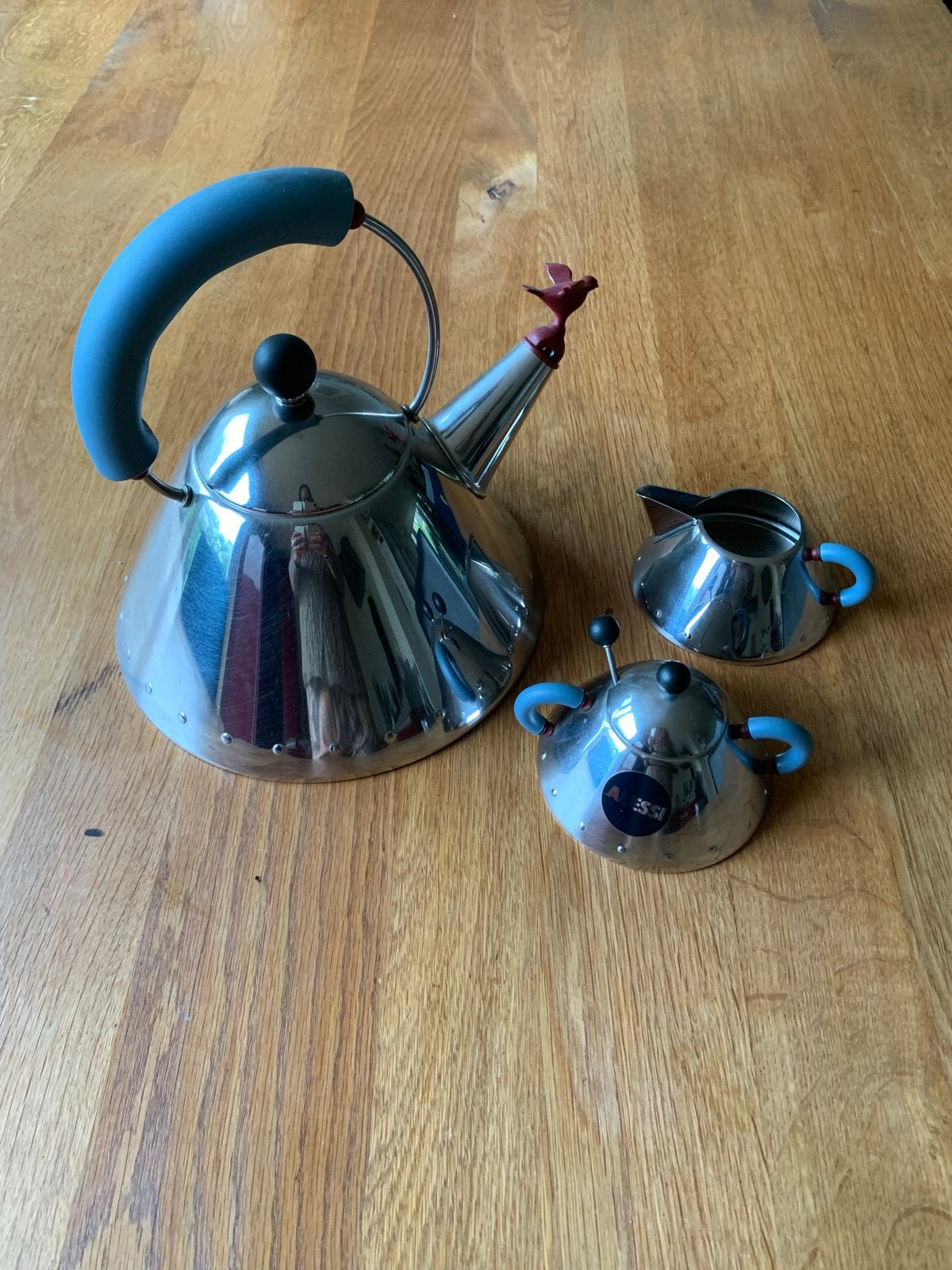 Alessi fluitketel met suiker- en melkpotje, zo goed als nieu, Theepot/fluitketel, Zilver, Ophalen of Verzenden, Zo goed als nieuw