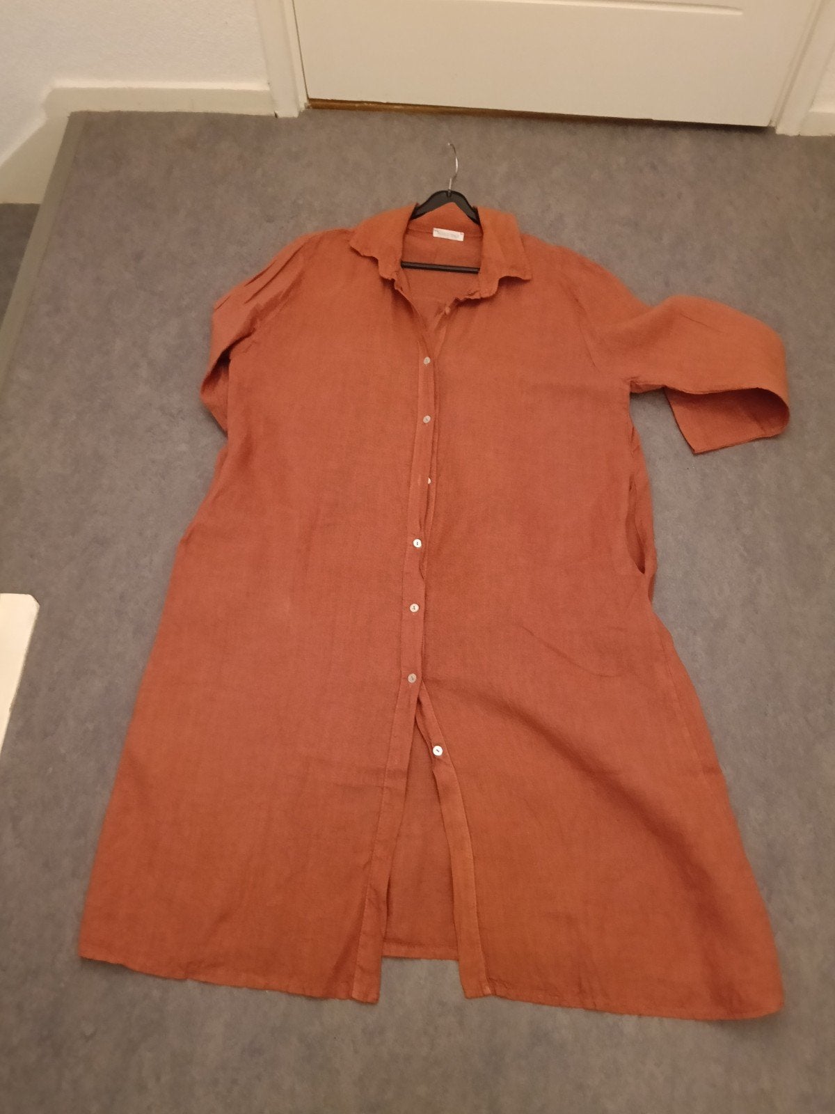 mooie linnen lange overhemd model jurk, Kleding | Dames, Ophalen of Verzenden, Nieuw, Onder de knie