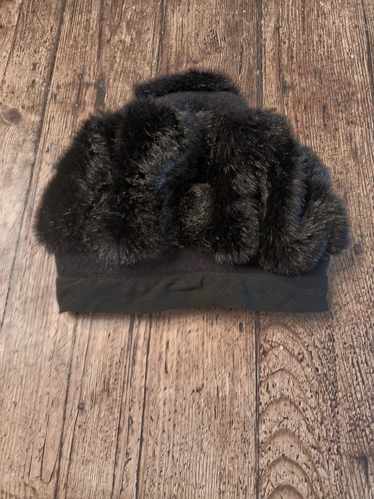 Zwarte Faux Fur Baret - Stijlvol en Warm, Hoed, Zo goed als nieuw, JMM Tucki/ MABO, One size fits all