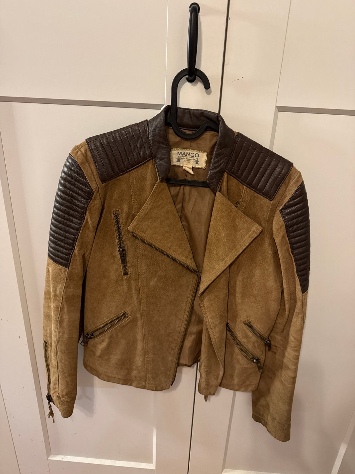 Mango suède bikerjack met leren details, Ophalen of Verzenden, Gedragen, Maat 34 (XS) of kleiner, Bruin