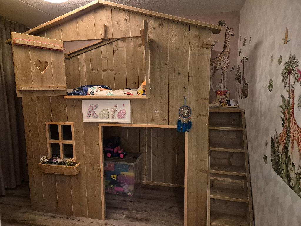 Steigerhout bedhuis, super netjes incl matras, Ophalen, Zo goed als nieuw, Hoogslaper