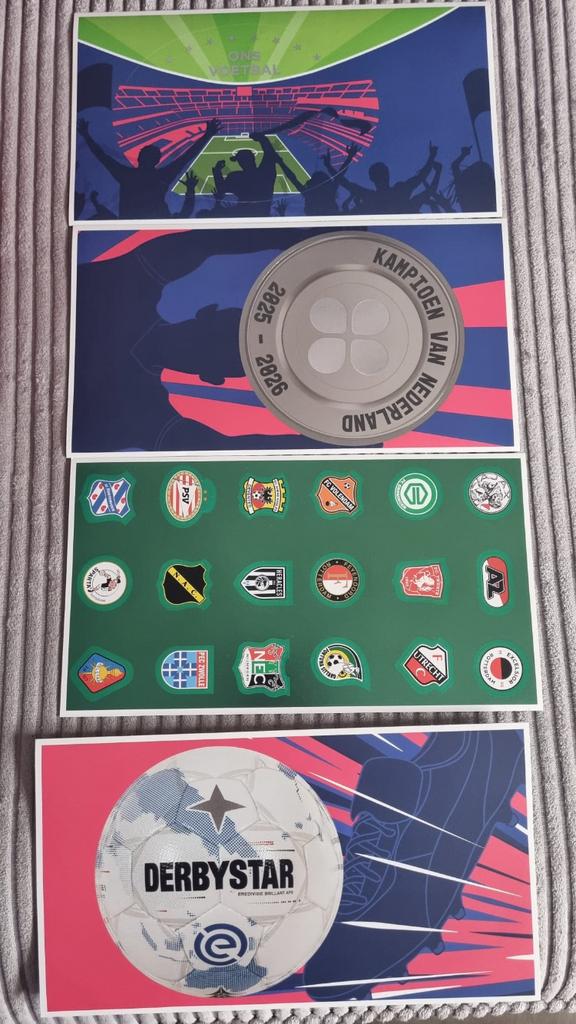 Plus XXL Voetbalstickers - Eredivisie 2025-2026, Verzamelen, Supermarktacties, Plus, Ophalen of Verzenden