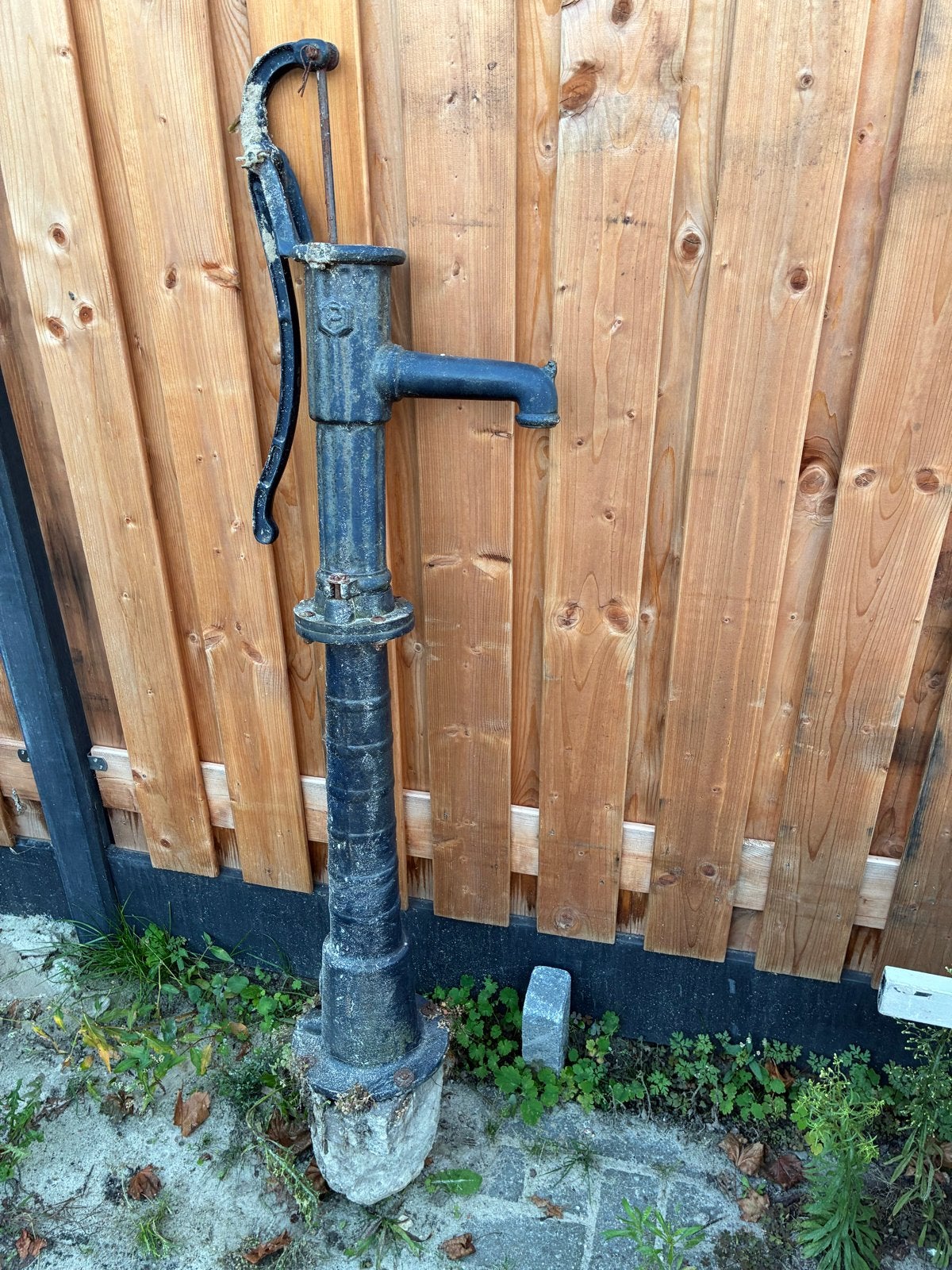 Antieke handwaterpomp - gietijzeren tuin- of bronpomp, Ophalen of Verzenden, Gebruikt, Handmatig, Bronpomp