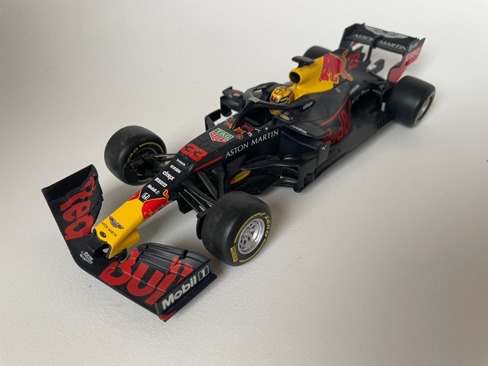 model Aston Martin Red Bull Racing RB15 2019 Verstappen 1/24, Ophalen of Verzenden, Zo goed als nieuw, Auto, Bburago