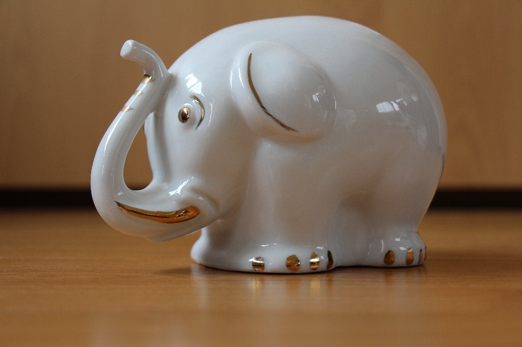 Glanzend witte olifant met goudkleur accenten, Verzenden, Zo goed als nieuw, Dier