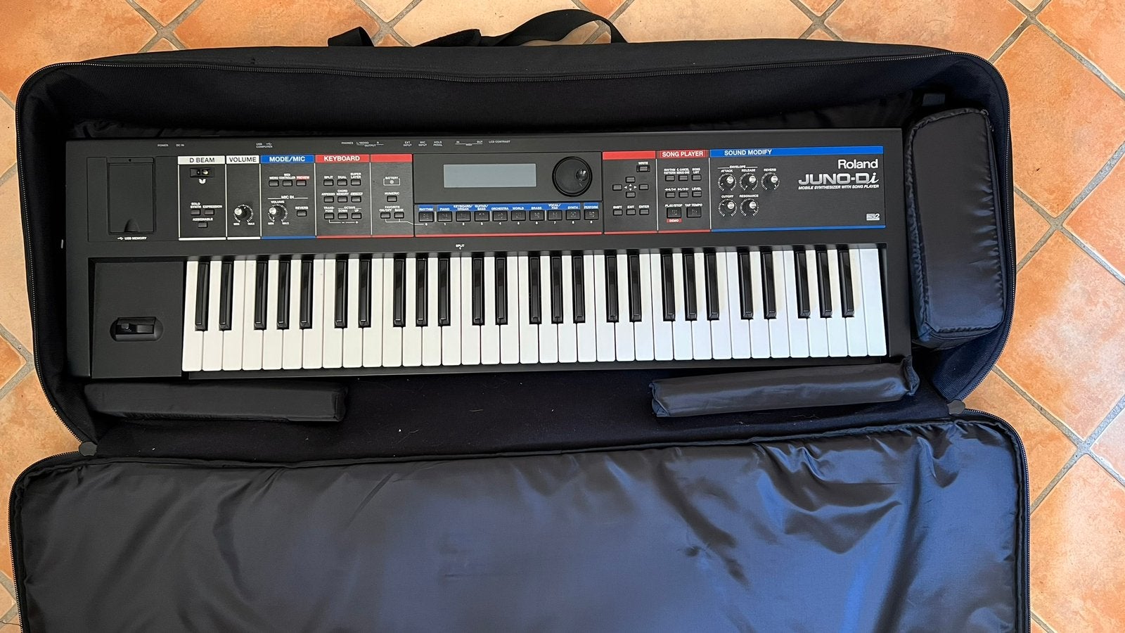 Roland Juno Di, stage keyboard/synthesizer te koop, Ophalen of Verzenden, Zo goed als nieuw, 61 toetsen, Roland