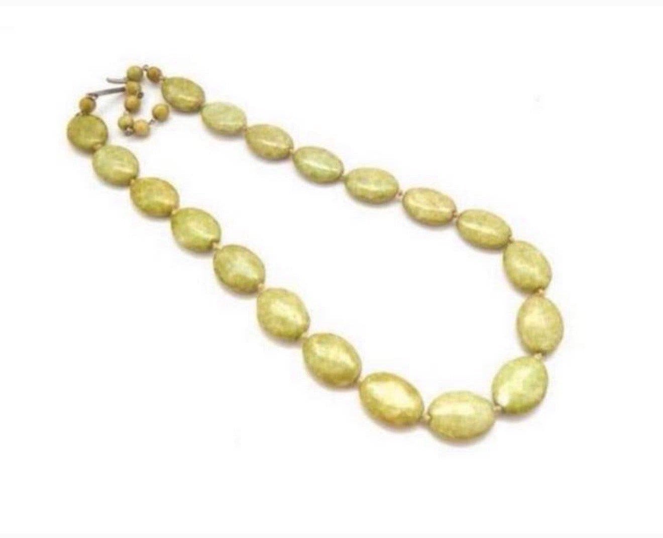1960 handgeknoopte Schotse marmer groen glaskraal ketting, Ophalen of Verzenden, Ketting, Met edelsteen