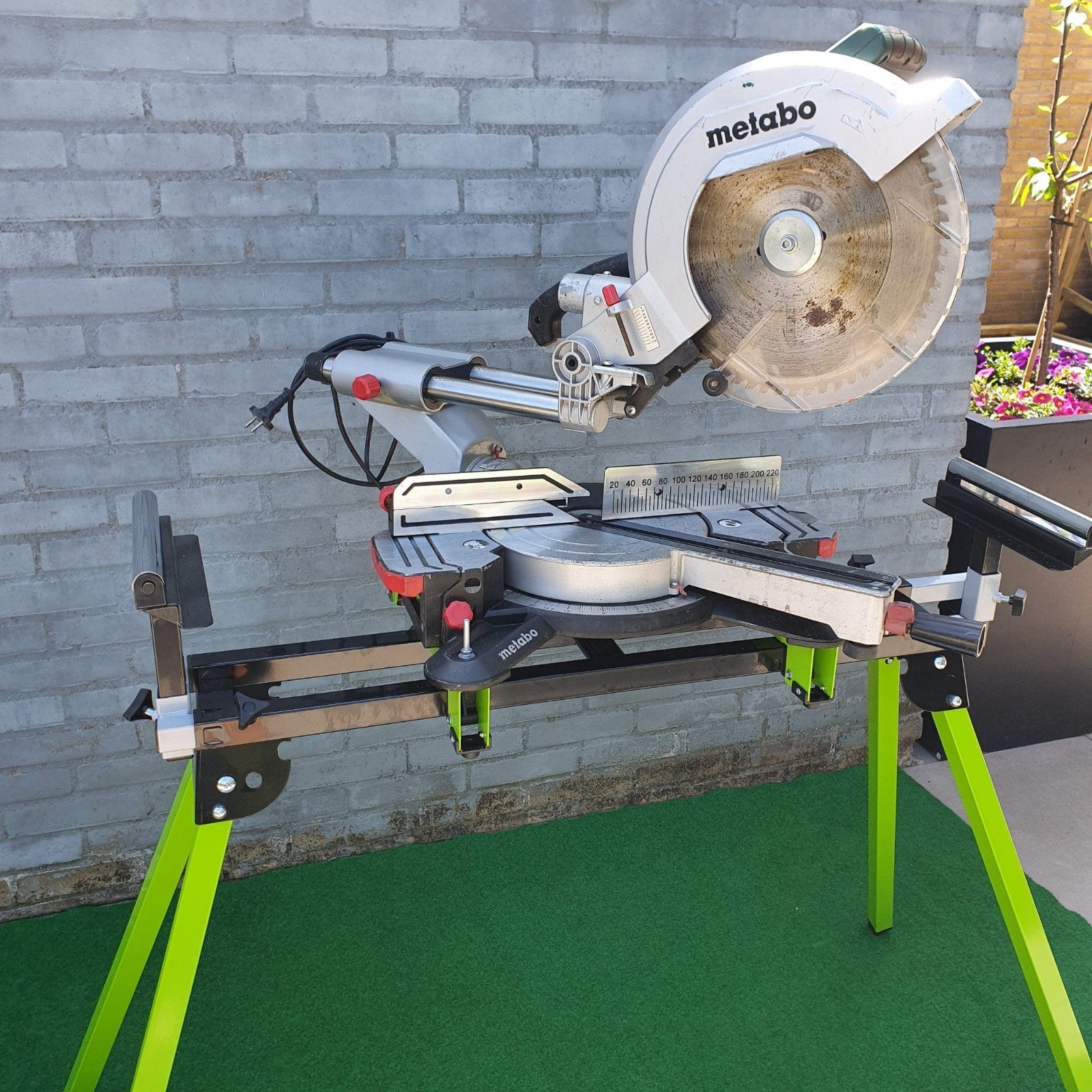 Afkortzaag Metabo KGS 305 M, Ophalen, 1200 watt of meer, Afkortzaag, 70 mm of meer
