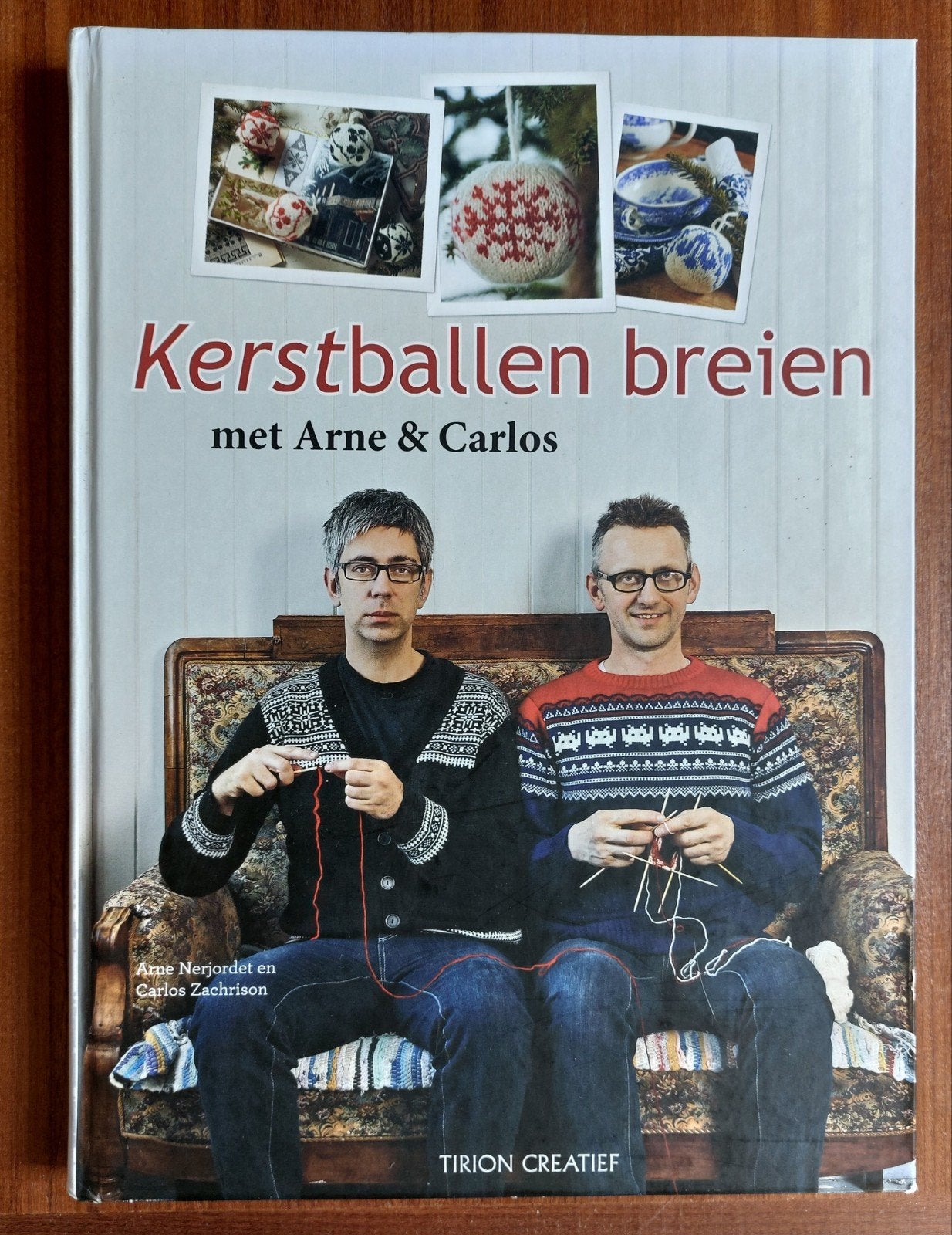Kerstballen breien met Arne en Carlos, Ophalen of Verzenden, Zo goed als nieuw, Breien en Haken