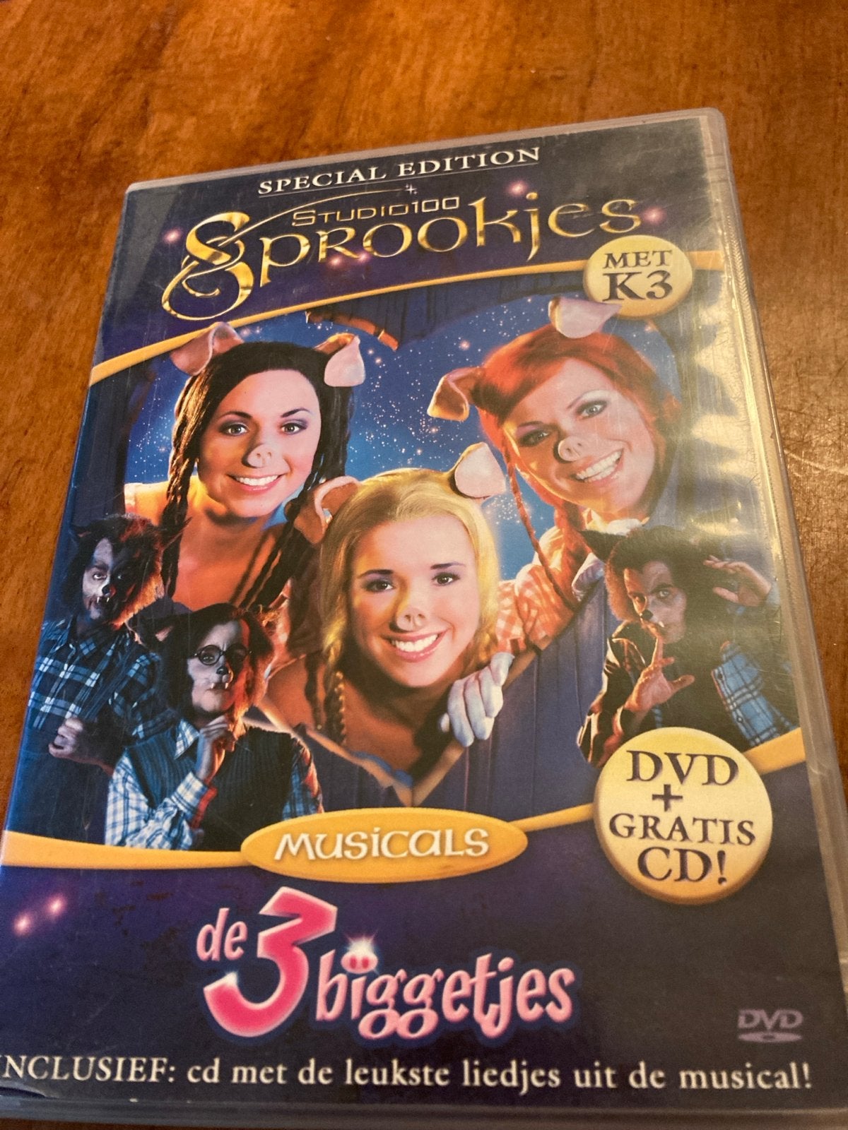Studio100 Sprookjes Musicals: De 3 Biggetjes DVD + CD, Verzamelbox, Alle leeftijden, Ophalen of Verzenden, Sprookjes