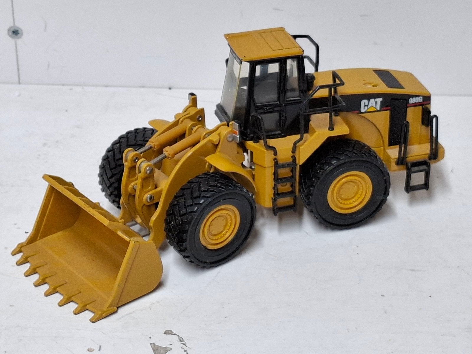 Caterpillar shovel 980G schaal 1:50, Ophalen of Verzenden, Gebruikt, Bus of Vrachtwagen