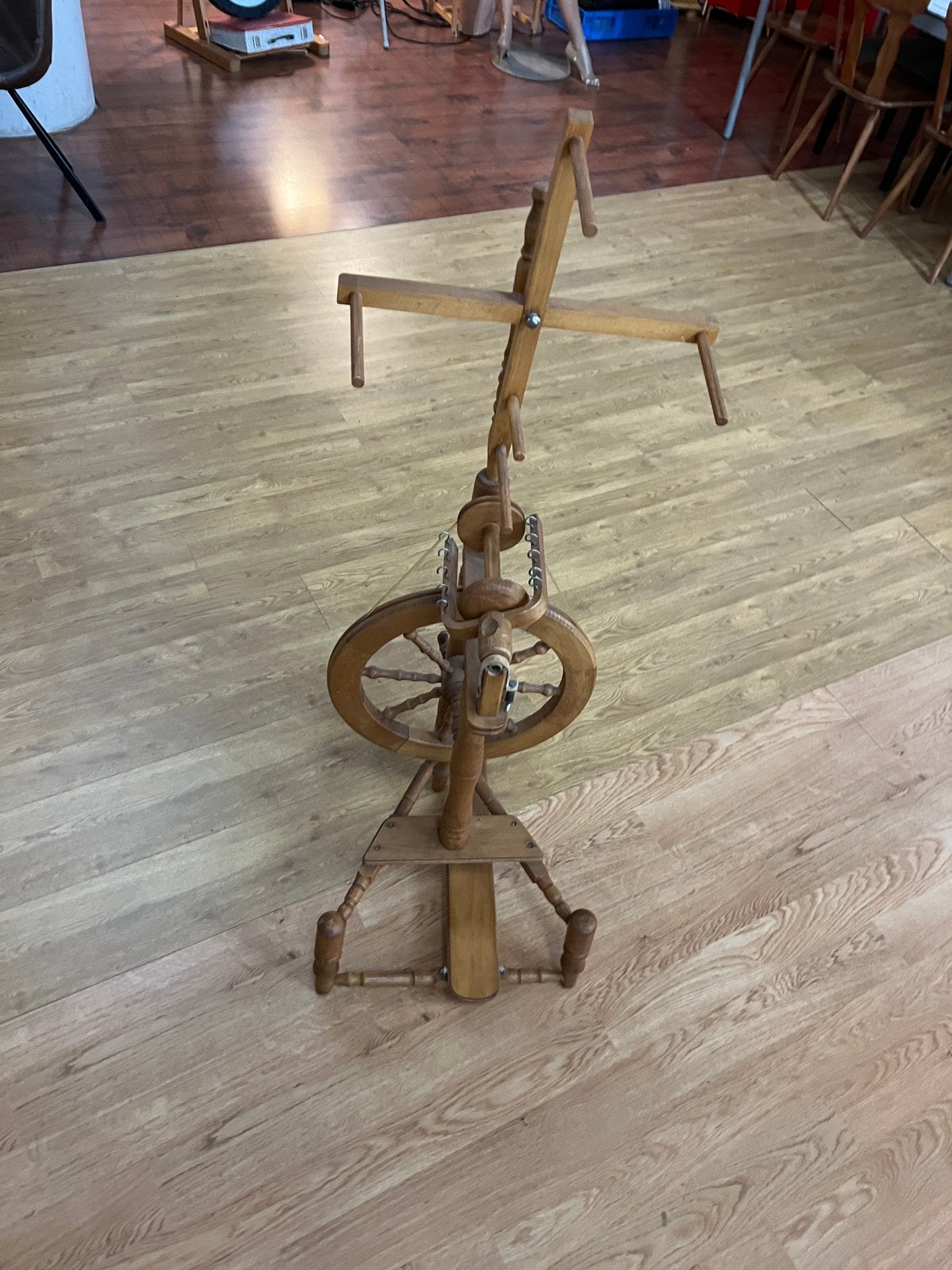 Spinnewiel goed werkend, Hobby en Vrije tijd, Spinnewielen en Spinnen, Ophalen, Gebruikt, Spinnewiel