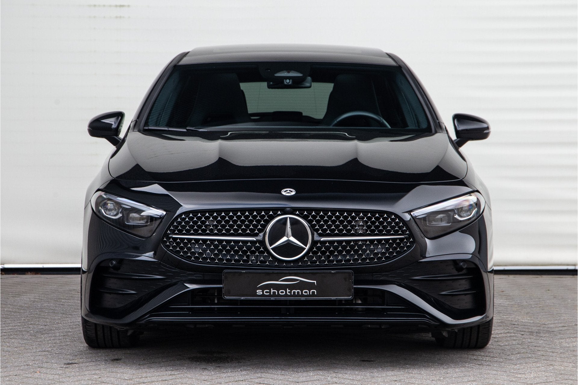 Mercedes-Benz A-Klasse 180 AMG Nightpakket, Pano, Widescreen, 136 pk, Gebruikt, 4 cilinders, Zwart