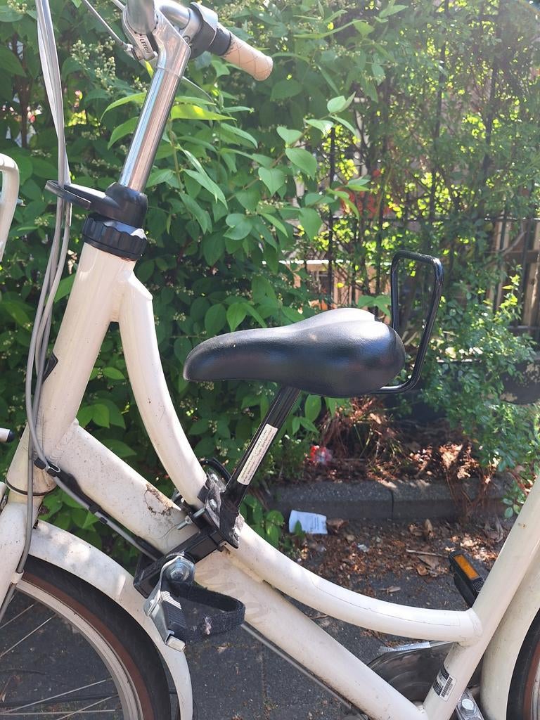 Zadel op stang model 3, Fietsen en Brommers, Fietsaccessoires | Fietsstoeltjes, Zo goed als nieuw, Voorzitje, Voetsteuntjes, Ophalen of Verzenden
