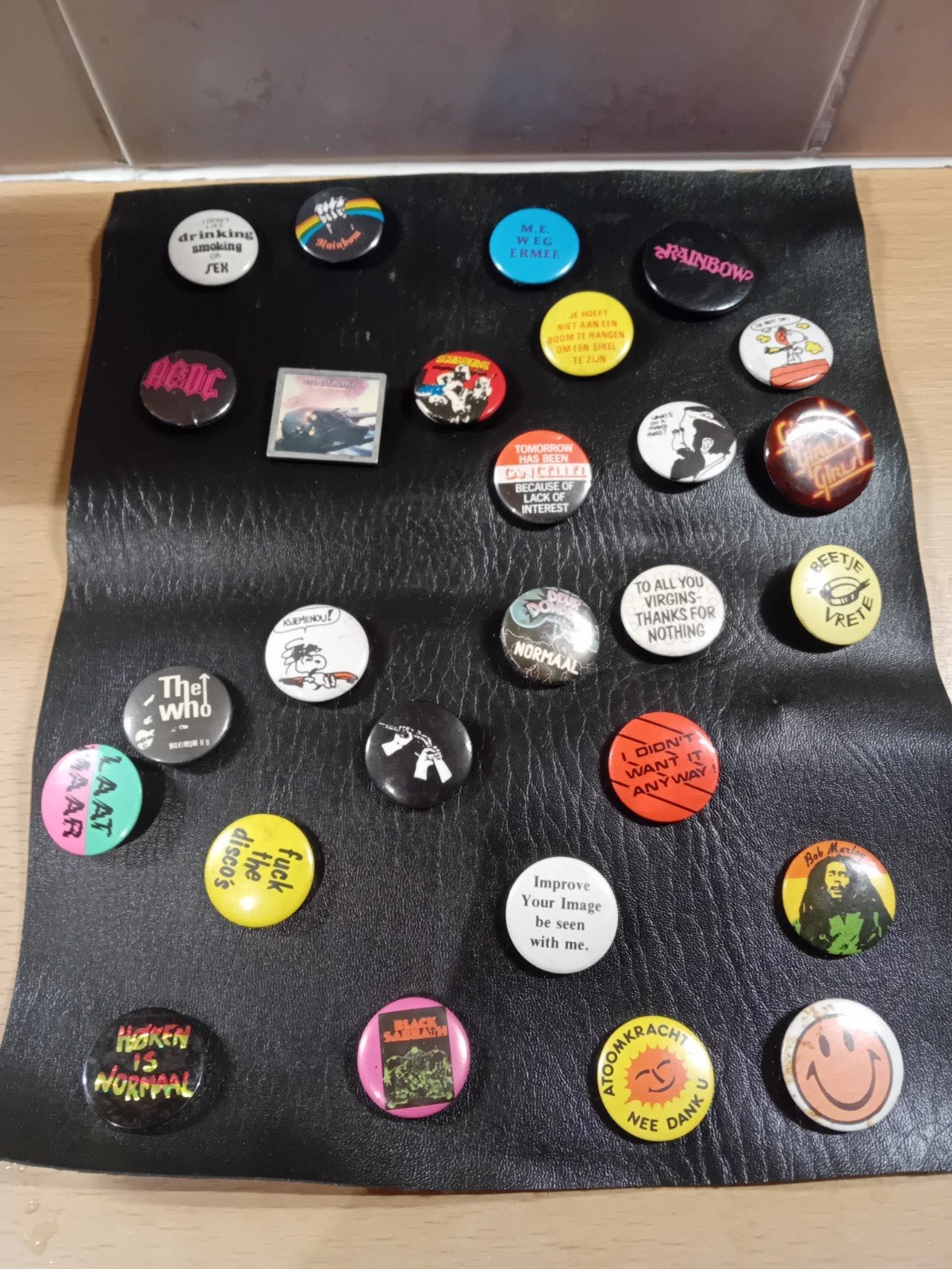 Vintage groep buttons jaren 80 ook muzie bands, Ophalen of Verzenden, Overige materialen, Overige merken