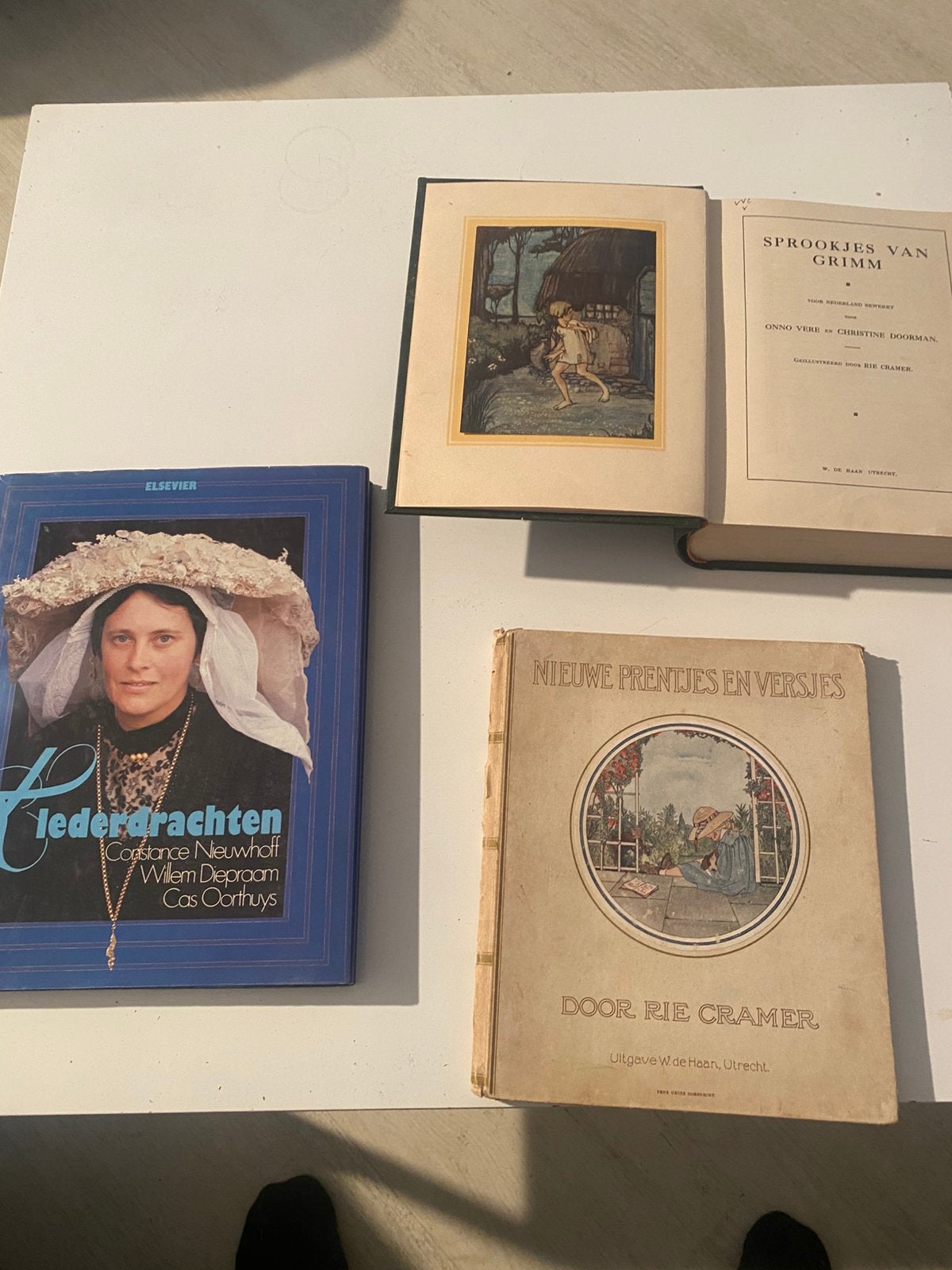 3 oude boeken oa kinderboeken Rie Kramer, Verzenden