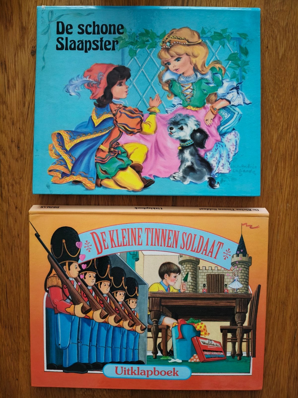 2x Uitklapboek De Kleine Tinnen Soldaat en De Schone Slaapst, Ophalen, Gelezen