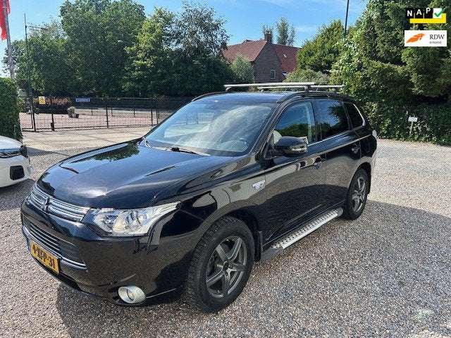 Mitsubishi Outlander 2.0 PHEV Business Edition, 4 cilinders, Zwart, Vierwielaandrijving, Hybride Elektrisch/Benzine