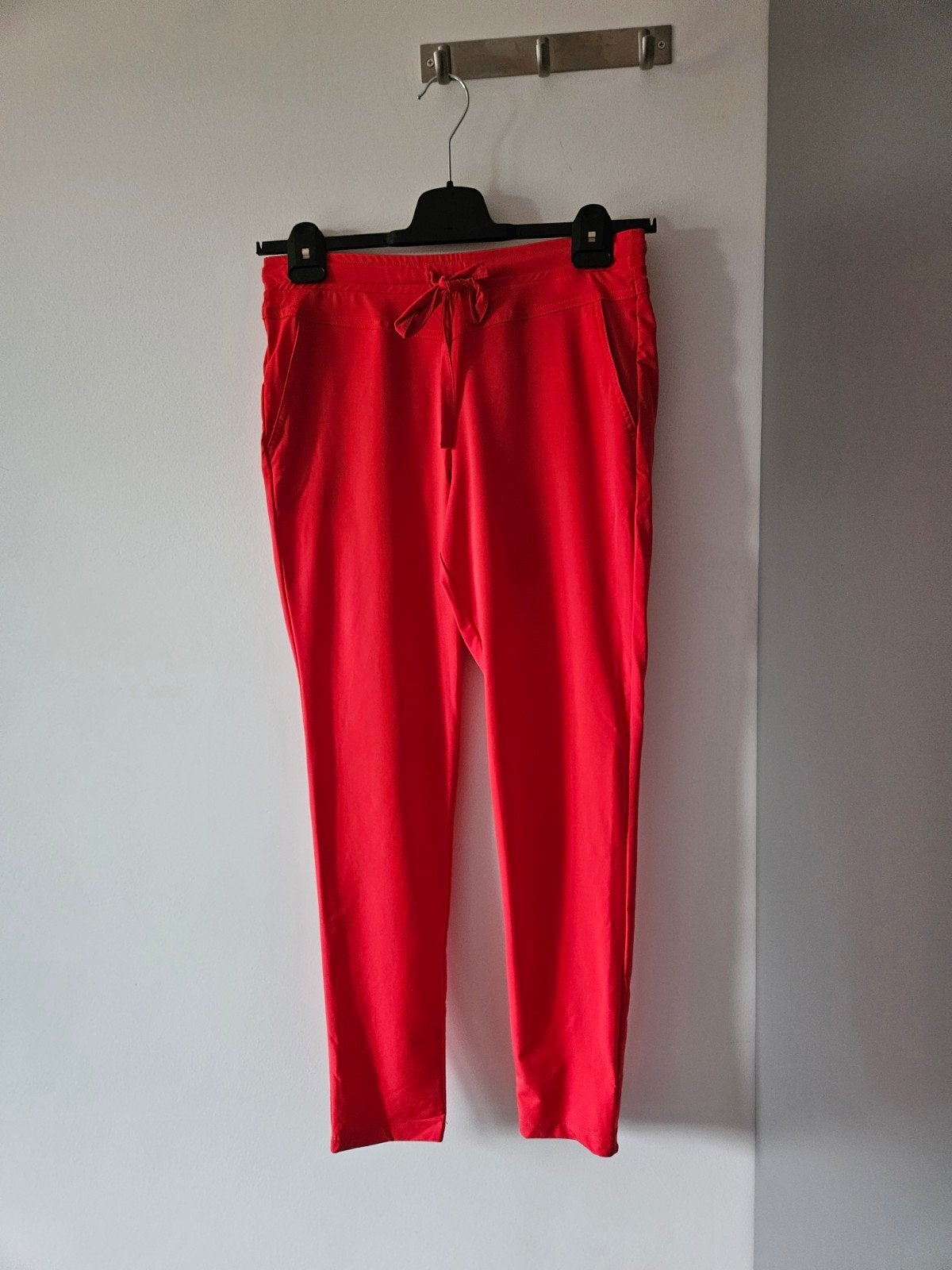 Rode broek van Enjoy Women's Wear, maat S, Enjoy, Ophalen of Verzenden, Zo goed als nieuw, Maat 36 (S)