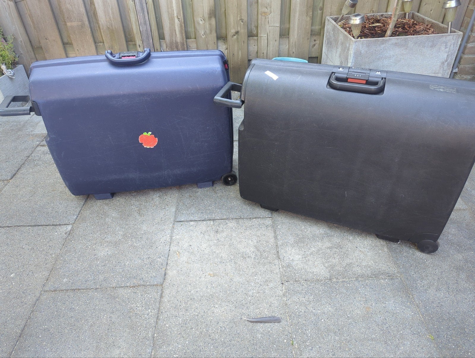 3 Reiskoffers met slot en wieltjes - Samsonite & Carlton, Sieraden, Tassen en Uiterlijk, Koffers, Gebruikt, Hard kunststof, 70 cm of meer