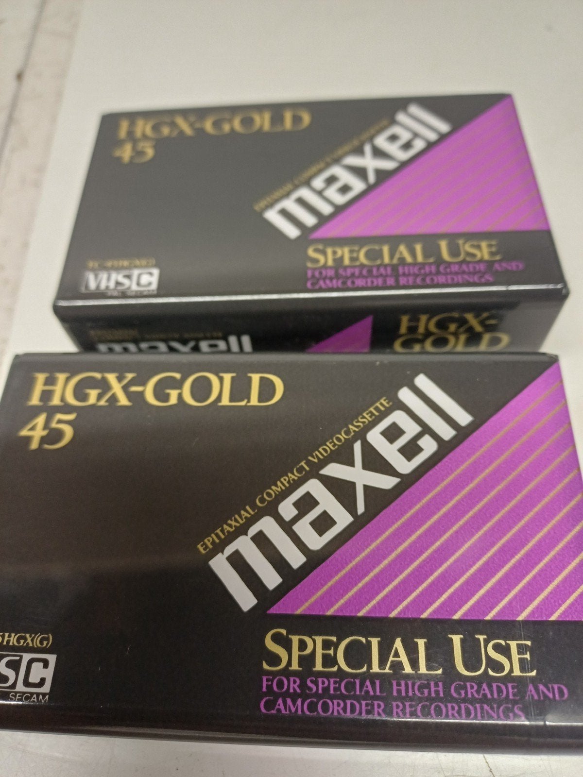 Maxell HGX-Gold 45 VHSC Cassettes (2 stuks) Nieuw, Ophalen of Verzenden