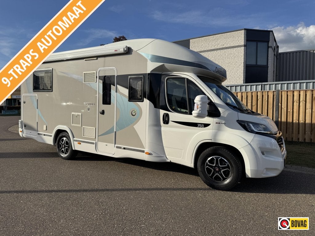 Mooie Chausson Titanium VIP 788 Queensbed GEEN hefbed, Caravans en Kamperen, Automaat, Chemisch toilet, Fiat, Half-integraal