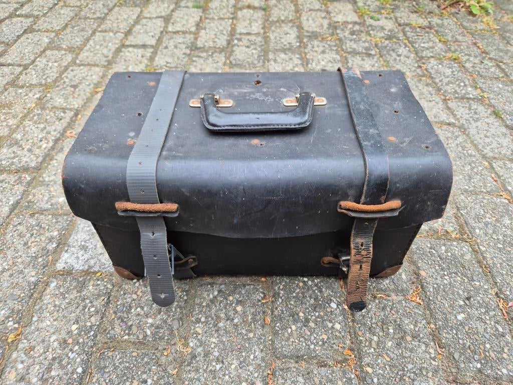 Oude brocante lerrn gereedschapskoffer, Ophalen, Gebruikt