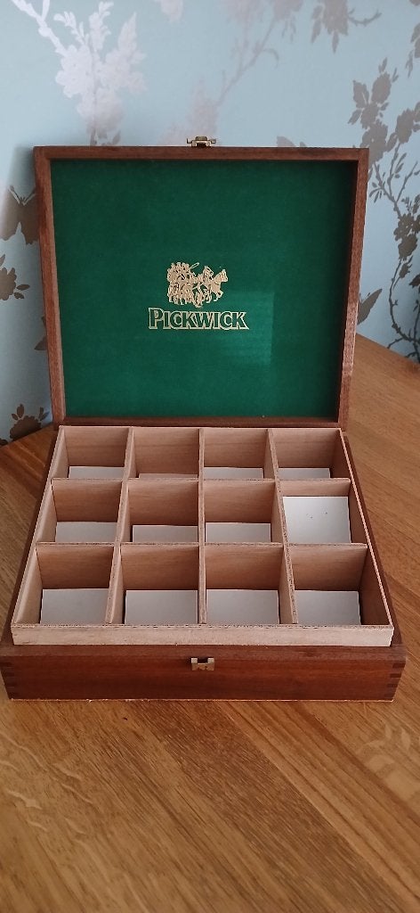Pickwick theedoos van hout met 12 vakken, Huis en Inrichting, Gebruikt, Hout, Ophalen of Verzenden, Theedoos