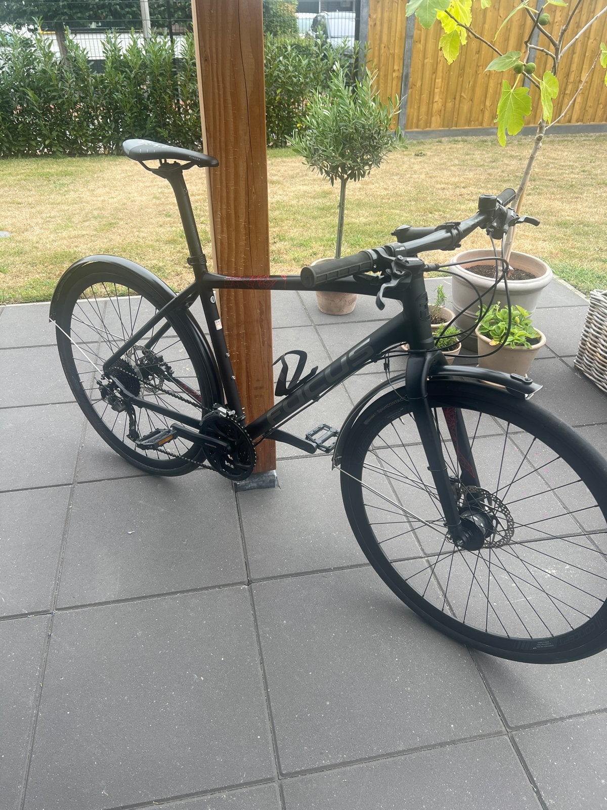 Zwarte Focus Urban fiets met schijfremmen en versnellingen, Versnellingen, Zo goed als nieuw, 57 tot 61 cm, Schijfrem