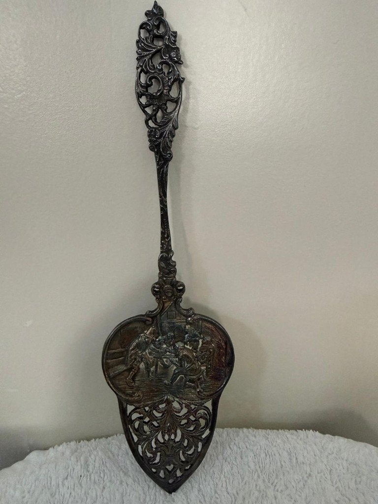 Antieke Zilveren Taartschep met Reliëfdecoratie, Antiek en Kunst, Ophalen of Verzenden, Zilver