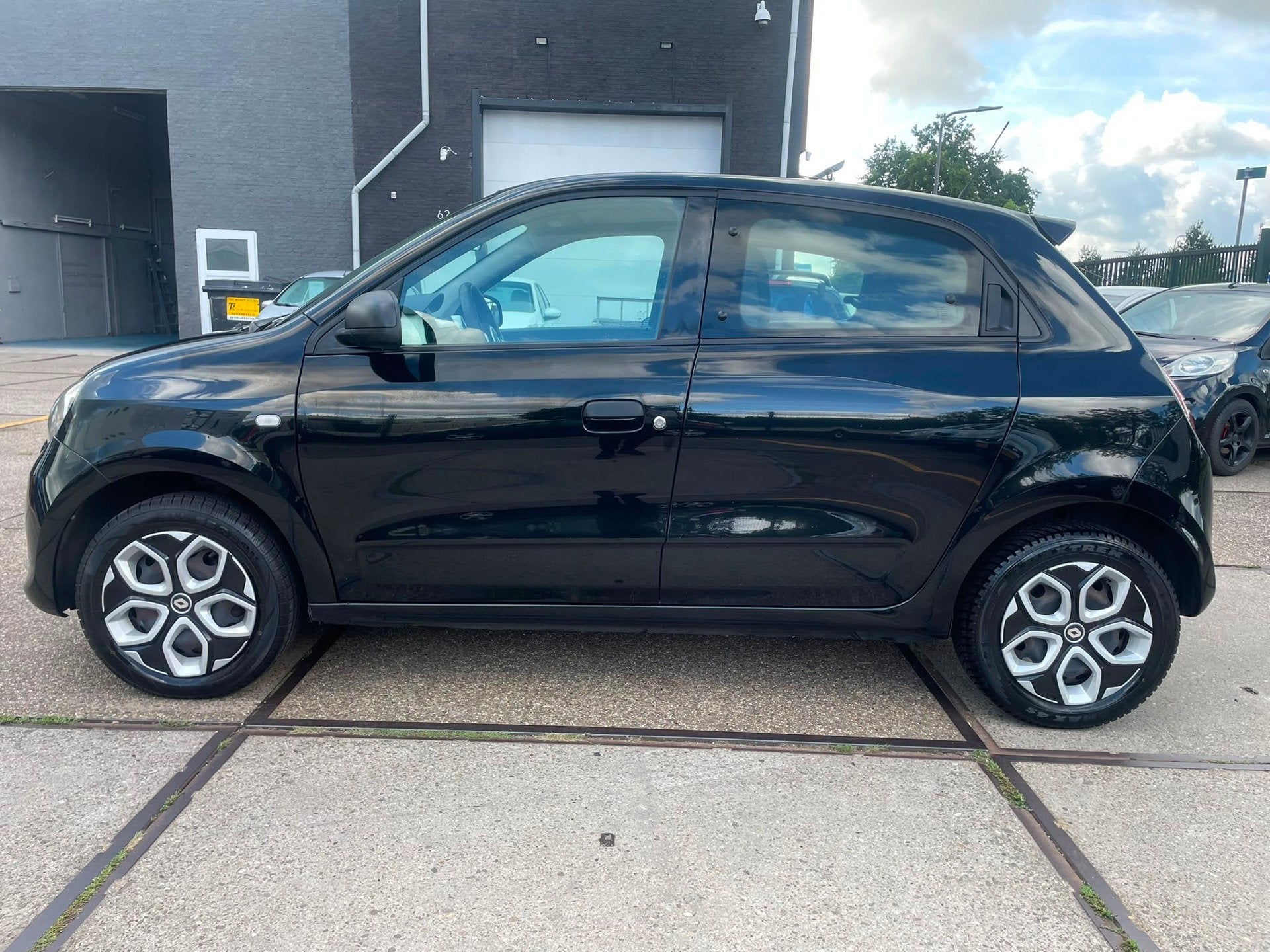 Renault Twingo 1.0 SCe Authentique, Auto's, Gebruikt, Zwart, Bedrijf, Handgeschakeld