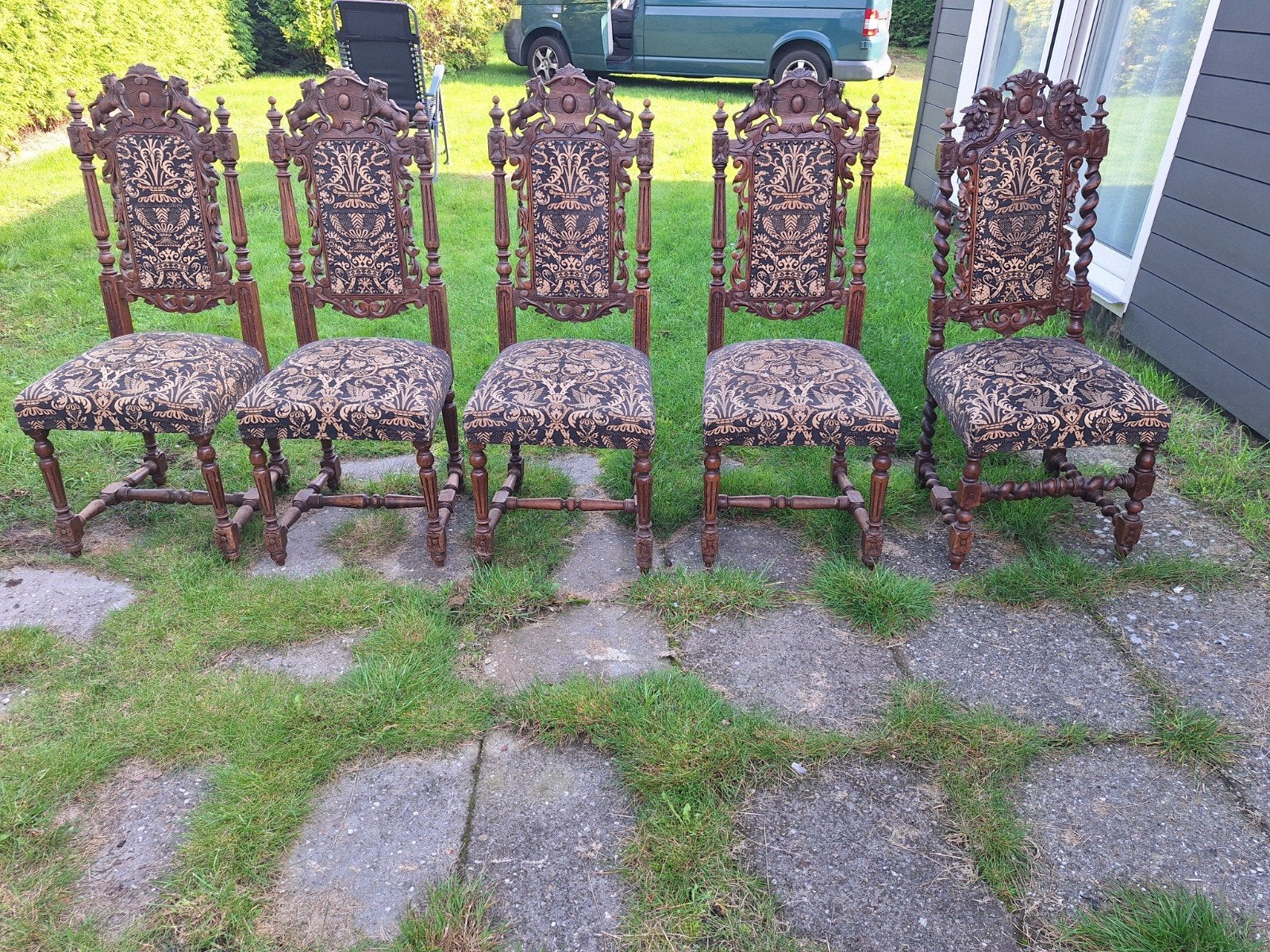 Set van 6 antieke kasteelstoelen met houtsnijwerk, Ophalen
