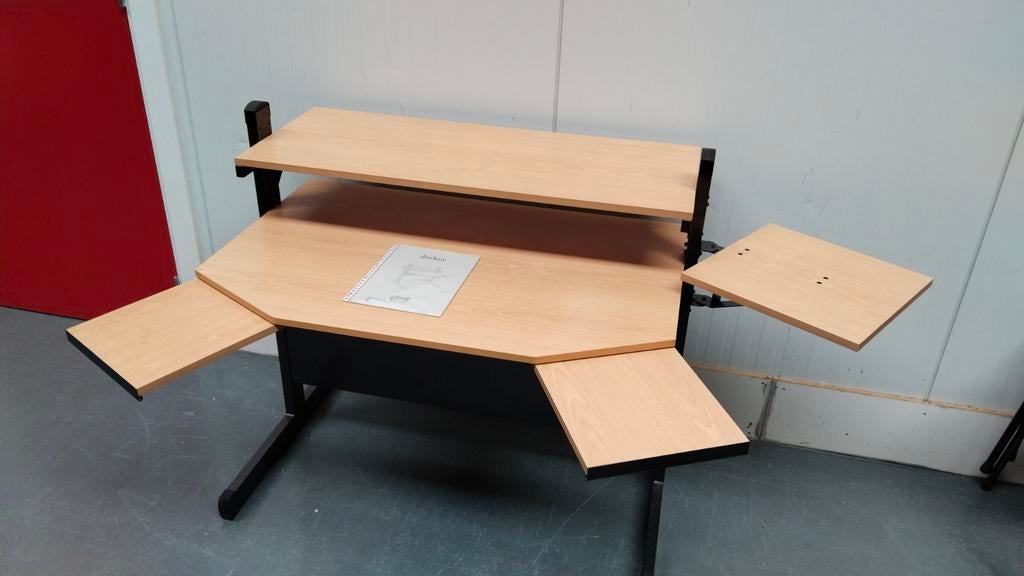 Ikea bureau Jerker in goede staat, Ophalen, Zo goed als nieuw