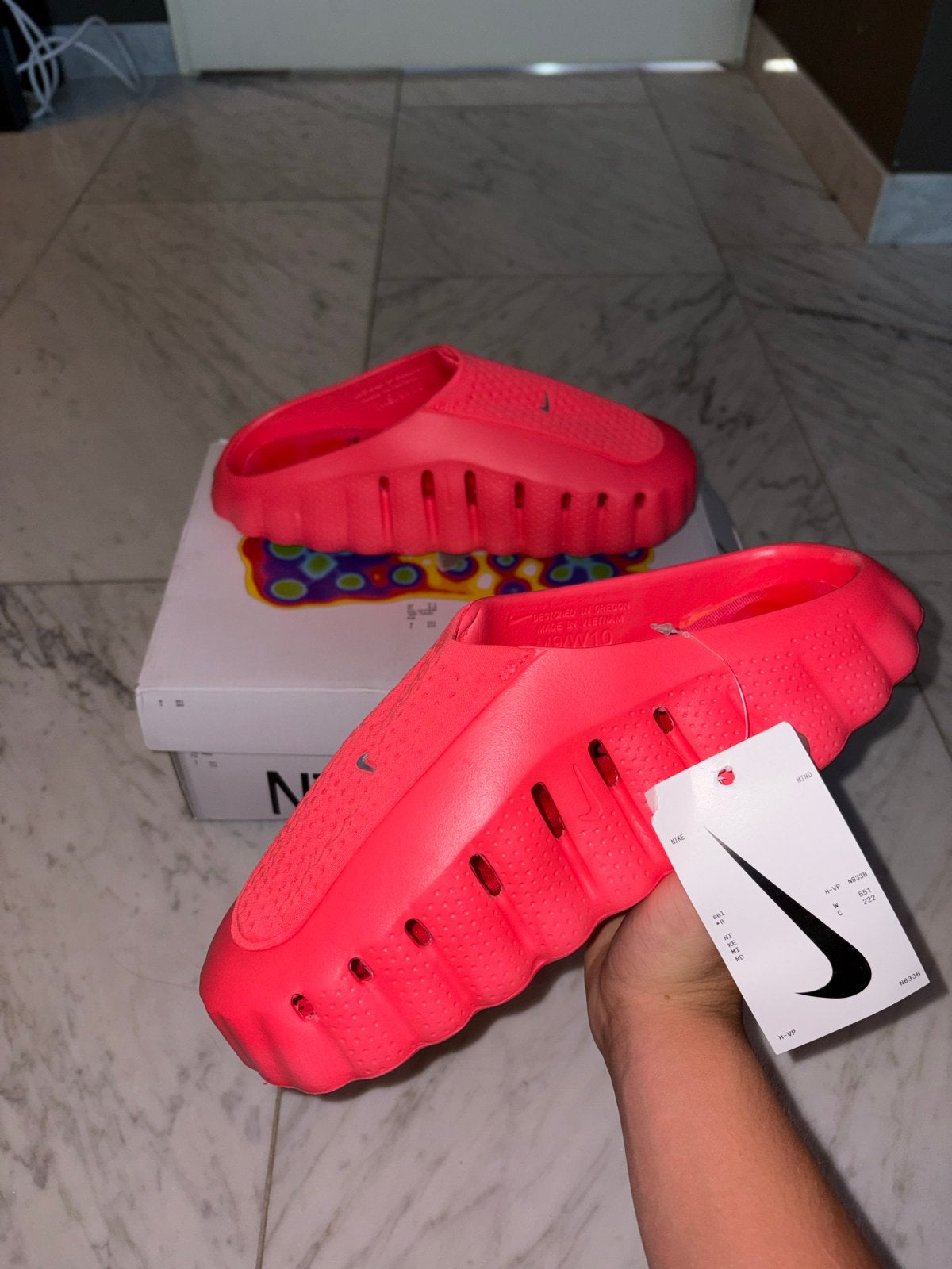 Nieuwe Nike Mind 001 Slippers - Felrood - Maat 43, Slippers, Overige kleuren, Nieuw, Ophalen of Verzenden