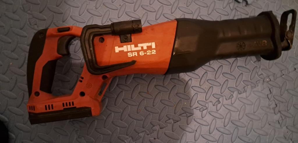 Hilti Nuron Reciprozaag SR 6-22, 70 mm of meer, 600 tot 1200 watt, Zo goed als nieuw, Reciprozaag
