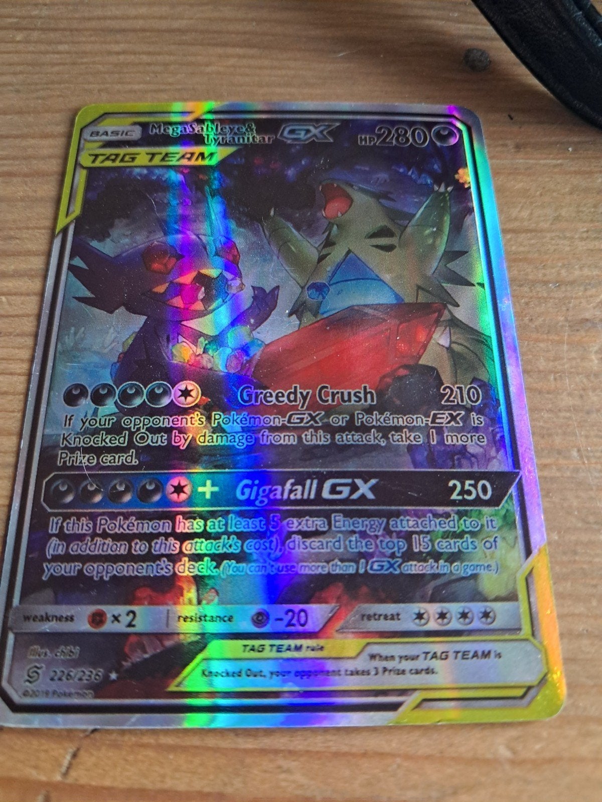 Mega Sableye & Tyranitar GX TAG TAM Pokémon kaart (Zeldzaam), Ophalen of Verzenden, Zo goed als nieuw, Losse kaart, Foil