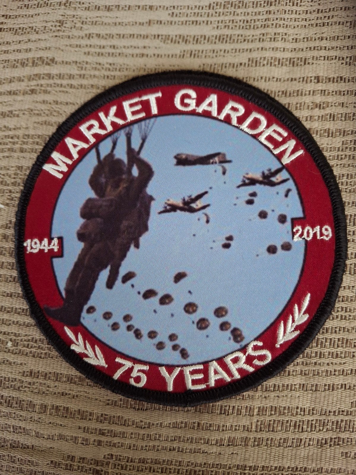Embleem Market Garden 75 jaar 1944-2019, Ophalen of Verzenden, Landmacht, Nederland, Embleem of Badge