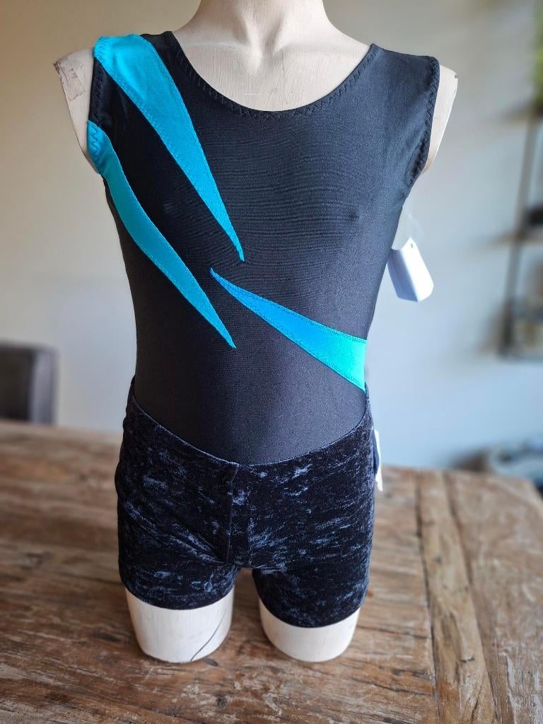 Jongens turnpakje maat 128/140, Sport en Fitness, Turnen, Zwart, Nieuw, Turnpak(je), Kindermaat 122 t/m 140